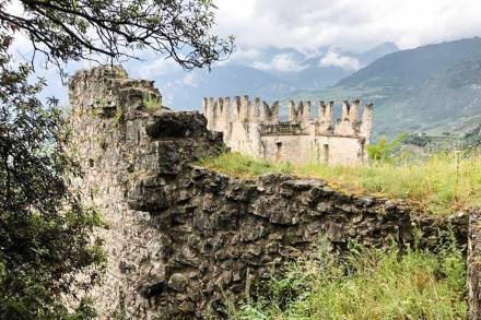 Arco und seine Historie - unterwegs in Olivenhainen