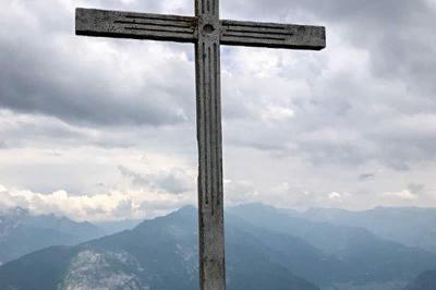 Gipfelkreuz des Monte Biaena