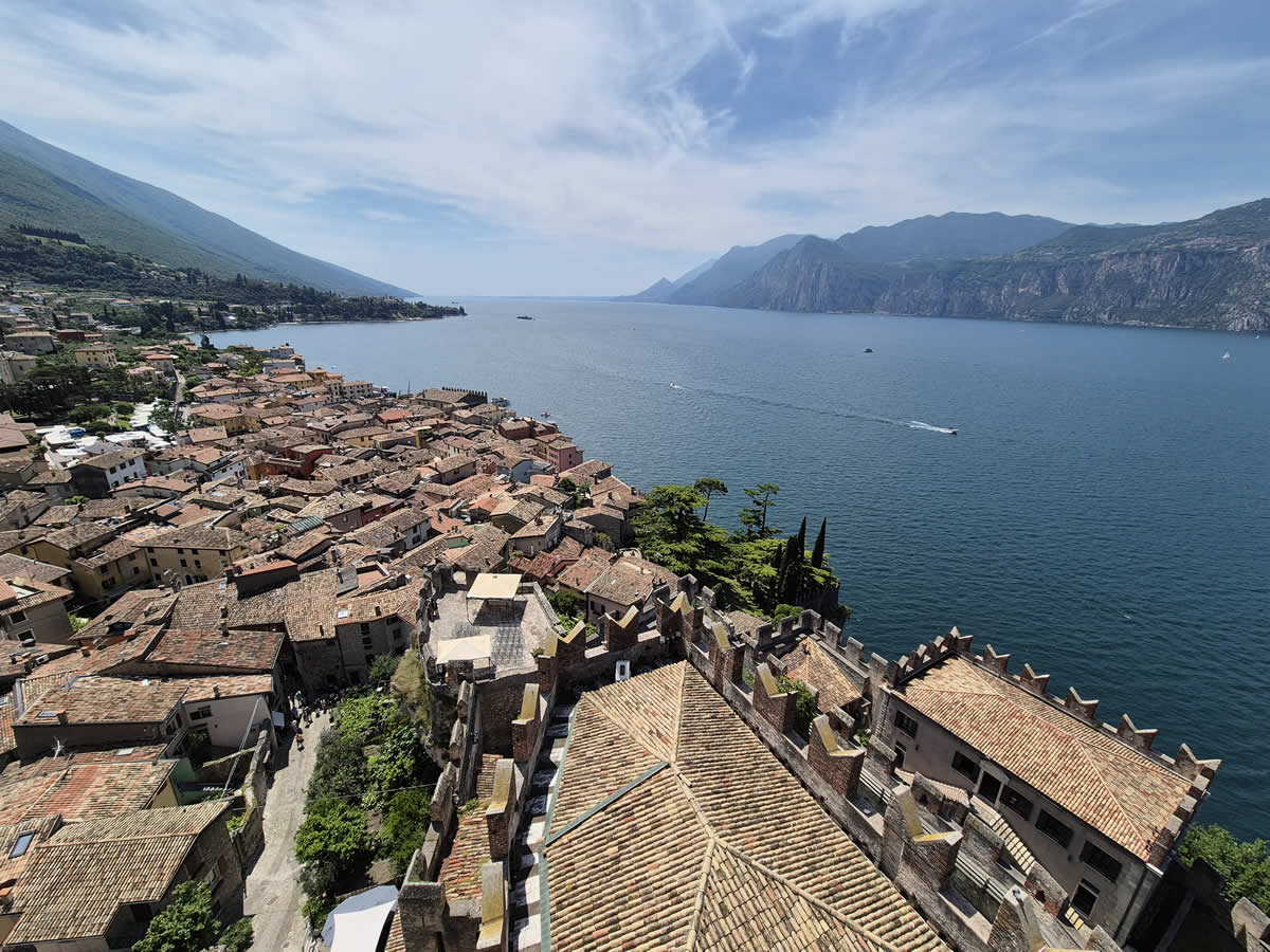 Dächer von Malcesine nach Süden