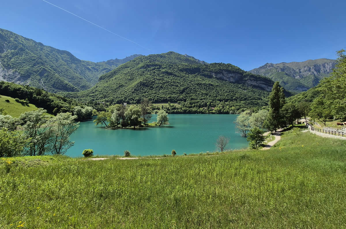 Tennosee mit Wiese